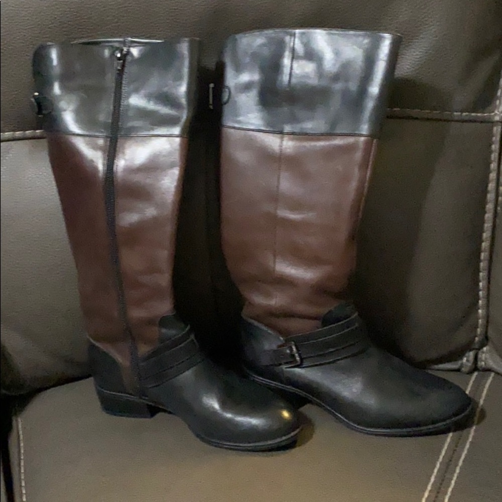 Ladies Ralph Lauren’s leather boots two-tone
